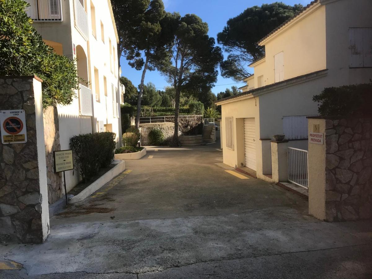 A Chic Four-Person Apartment By The Beach At Cap Ras Llançà Exterior foto